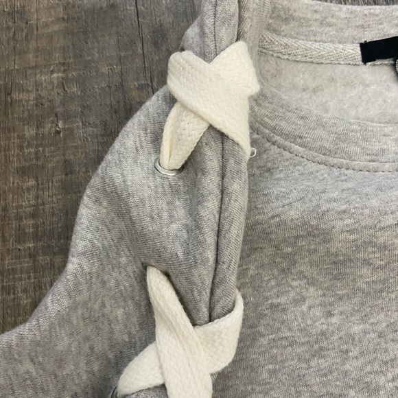 Cropped sweater - Picture 2 of 4